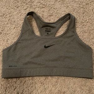 Nike pro sports bra